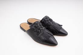 Our cult classic sneaker bottom is perfect for all day wear. Pomme D Or Mules Ava Schwarz Mules Damenschuhe Schuhhaus Ratter