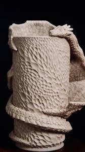 Sculpting a tiny figure #sculpture #figurativeart #claysculpture #clay  #claysculpture