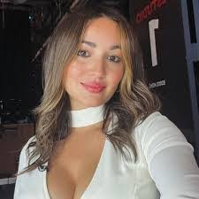 Heidi Collazo's Instagram, Twitter & Facebook