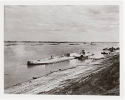 Image of Soviet ships on the Volga River during the Battle of Stalingrad