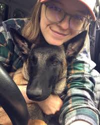 Eva se recupera, la perra que defendió a su dueña Erin Wilson del ataque de  un puma al norte de California