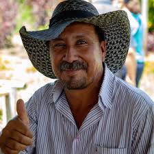 Flying Coffee 💛 300mm f/2,8 iso125 1/640s Claudio Piccoli Photographer