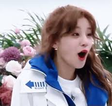 162 cm (5 ft 3¾ in) weight: Song Yuqi G Idle Gif Song Yuqi G Idle Cute Discover Share Gifs