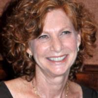 Lisa Pomponio's Instagram, Twitter & Facebook