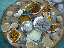 صورة الطبلية احقت الأكل للي تبي تشوفها تتفضل عالم حواء