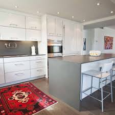 35 quartz kitchen countertops ideas with pros and cons. Fresh Design Ideas Quartz Backsplashes For A Sleek Modern Design