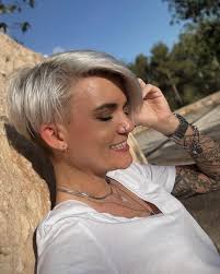 Dear women, all men love this hairstyle.🙄🙄