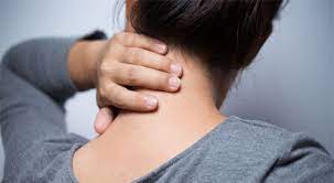 تصلب الرقبة أسباب وأعراض وعلاجات ويب طب