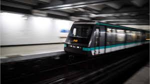 La grève reconduite jusqu'à lundi 9 décembre la circulation des métros, les tram et les bus parisiens sont fortement perturbés en ce jour de grève à l'initiative des syndicats de la ratp. Greve Du 5 Decembre Les Previsions De Trafic De La Sncf Et De La Ratp Capital Fr