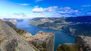 Fjords are found in locations where current or past glaciation extended below current sea level. Preikestolen 604 Meter Uber Dem Fjord Fjord Norwegen