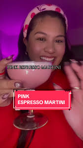 PINK ESPRESSO MARTINI 🎀🍸 #espressomartini #galentinesday #cocktail  #valentinesday #martini