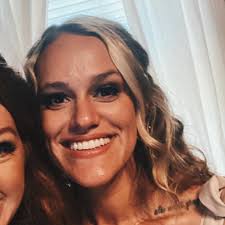 Hannah Hosey's Instagram, Twitter & Facebook