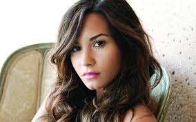 Poco dopo ha firmato un contratto con la hollywood records. Demi Lovato Demi Lovato 28692912 1920 1200 Byt Brightest Young Things