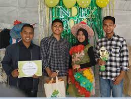 Artikel ini merupakan tulisan pembaca brilio.net. Kodeta Desain Baju Daur Ulang Dari Plastik Karya Mahasiswa Ipb University Ini Raih Juara 1 Kompetisi Nasional Ipb University