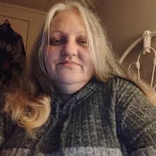 A 35-year-old woman from Hayti died when her car ran off a Missouri highway  and struck a bridge.