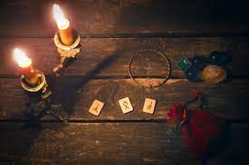 Wiccan Candle Spells for Money and Prosperity | LoveToKnow