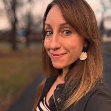 HAPPY THURSDAY!! If you're tired of fighting over the one or two houses  that are coming