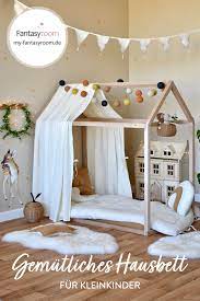 kinderzimmer mit waldtieren in creme beige gold bei fantasyroom online kaufen kinder bett haus kinder zimmer kinderbett haus