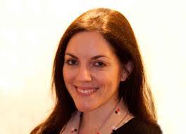 Larissa Thomas's Instagram, Twitter & Facebook