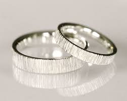 Pin By Roo Frasser On Wedding Things Modern Wedding Band Wedding Band Sets Wedding Rings Simple