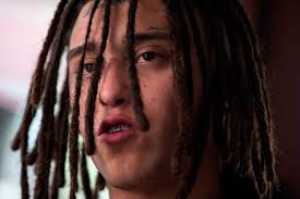 Bad bunny es, indudablemente, uno de los artistas más importantes de los últimos tiempos. Pablo Chill E El Trapero Chileno Contestatario Que Triunfa Con Bad Bunny Infobae