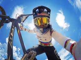 Pajón dio una gran muestra de su jerarquía en la primera carrera semifinal, ya que a pesar de que se vio involucrada en un leve enredo al momento de la. Bmx Champ Mariana Pajon Joins Gopro Fam Gopro