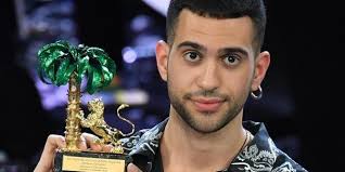 Ogni serata il suo racconto. Chi E Mahmood Vincitore Di Sanremo 2019 L Huffpost