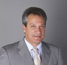 Julio Perera's Instagram, Twitter & Facebook