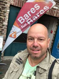 Der Solinger Schausteller Markus Simons gestern bei Bares für Rares in Köln  Pulheim