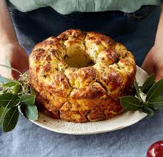 Sage Thyme And Roasted Garlic Bread Wreath Recipe Myfoodbook Recipe Roasted Garlic Bread Wreath Recipe Bread