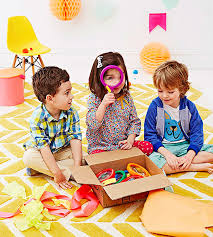 This activity is not only one that will help develop fine motor skills in your kiddos, it also looks super relaxing. Birthday Party Activities Parents