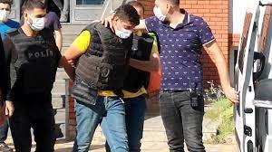Polis, kaçan zanlının yakalanması için çalışma başlattı. Diyarbakir Da Kadin Cinayeti Ablasini Sokak Ortasinda Oldurdu