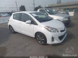 Dietro l'abitabilità è garantita da un divanetto dalla seduta confortevole, anche se di dimensioni ridotte. Toyota Yaris L Se Le 2012 White 1 5l Vin Jtdktud38cd541922 Free Car History