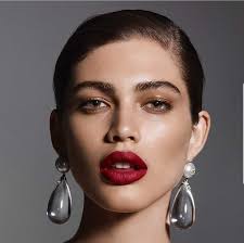 2,521,815 likes · 31,498 talking about this. 7 Hal Tentang Valentina Sampaio Model Transgender Pertama Victoria S Kumparan Com