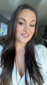 Brooke Thurlow's Instagram, Twitter & Facebook