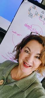 Janet Clute's Instagram, Twitter & Facebook