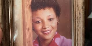 Sisters create scholarship for missing mother