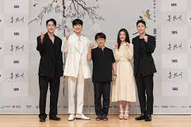 One day, she meets ha ram. Lovers Of The Red Sky Cast Shares Reasons For Joining Drama Thoughts About The Love Triangle And More Soompi