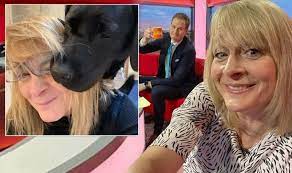Louise minchin may be set to spend more time at her family home in chester after she announced she is leaving bbc breakfast after 20 years. Louise Minchin Not Always Helpful Bbc Breakfast Host In Rare Candid Home Life Picture Celebrity News Showbiz Tv Express Co Uk