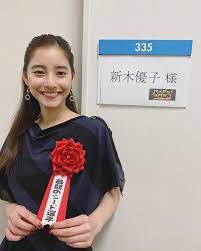 新木優子 yuuuuukko 本日 4月16日 木 19 00から vs嵐 baba嵐 instagram post download saveig 新木優子 美しい女性 女性