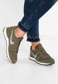 Nike Sportswear Internationalist Joggesko Med Olive White Zalando No Schoenen Dames Nike Sportkleding Schoenen