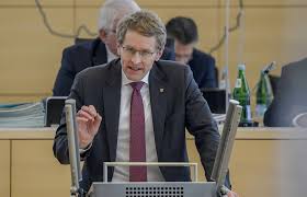 Danach (14.30 uhr) soll er auch der öffentlichkeit. Corona Lockerungen Forderungen Nach Strategie Werden Lauter