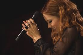 Vale Night: Sandy faz novos shows em São Paulo com sucessos que atravessam  gerações