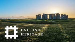 The great age, massive scale and mysterious purpose of stonehenge draw over 800,000 visitors per year, and. Das Geheimnis Von Stonehenge Kultur Dw 30 08 2020