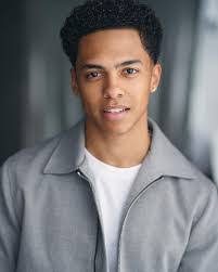 Zac Morris's Instagram, Twitter & Facebook