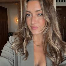 I was so excited to end 2021 with the MOST fun conversation with the social  angels behind All The Social Ladies. I've been a fan for years, and it was  so much