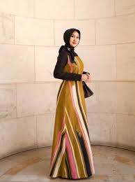Dian pelangi adalah desainer utama dian pelangi company, salah satu perusahaan busana muslim terkenal di indonesia. Model Gamis Dian Pelangi Terbaru Gambar Hijab