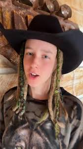 🖤😁🥳 OffGridMisty #offgridmisty #offgrid #offthegrid #misty #valife  #tnlife #singing #countrymusic #onthegrid