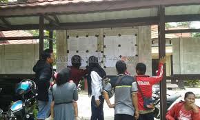 Seorang anggota satpol pp pemkab batu bara, sumatera utara tersengat listrik saat sedang memasang baliho ketua dprd dan kepala satuan polisi pamong praja kota surabayanyaris terlibat adu jotos, dalam rapat dengar pendapat terkait Mau Kerja Tapi Kontrak Ini Syarat Pendaftaran Yang Harus Dilengkapi Untuk Kerja Kontrak Di Kotim X M4ntan