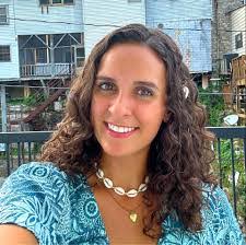 Avery Graves's Instagram, Twitter & Facebook